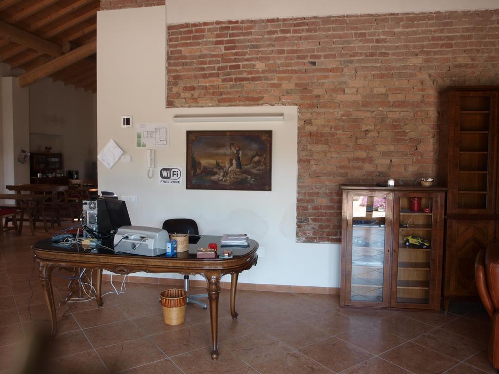 La Cascina Del Sole Hostel Rivarolo del Re ed Uniti Kültér fotó