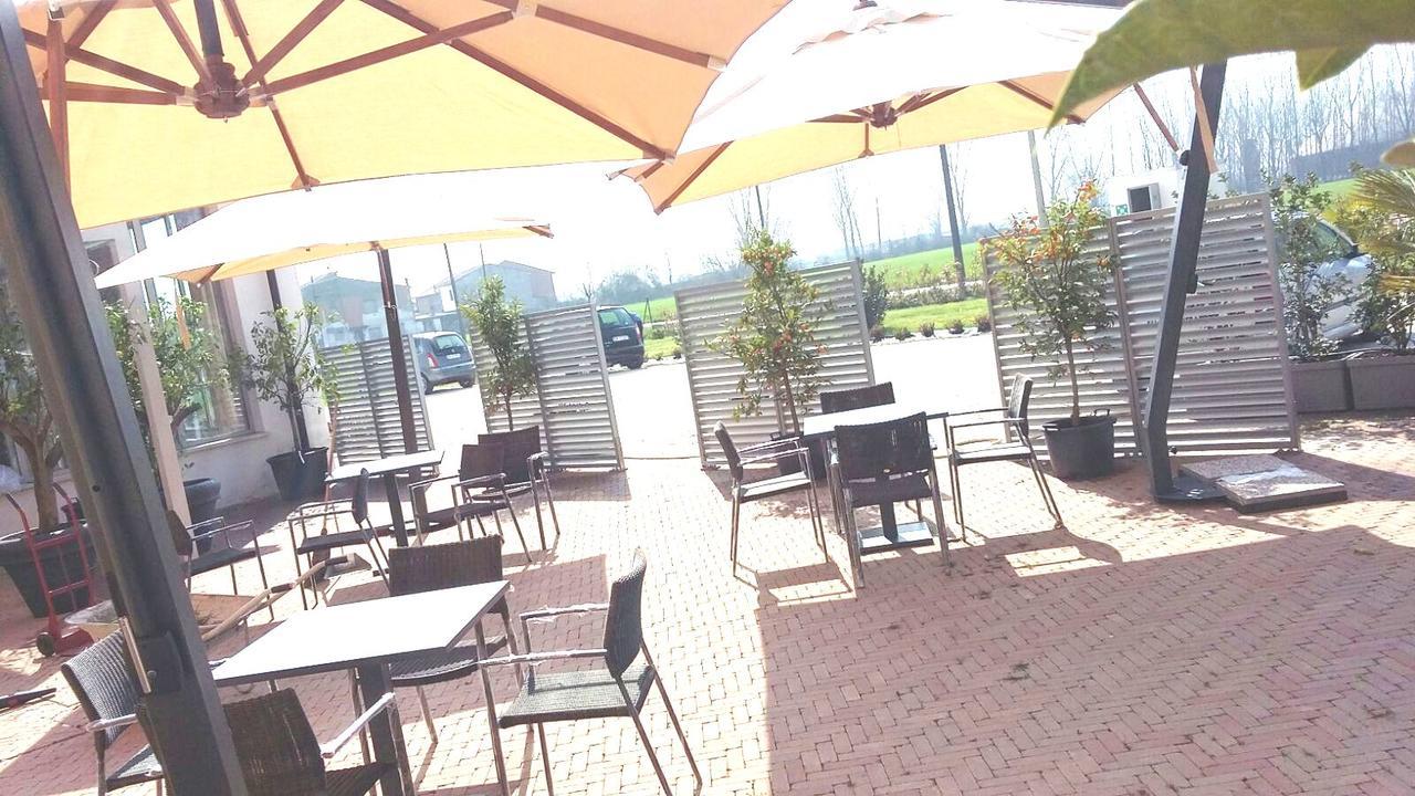 La Cascina Del Sole Hostel Rivarolo del Re ed Uniti Kültér fotó