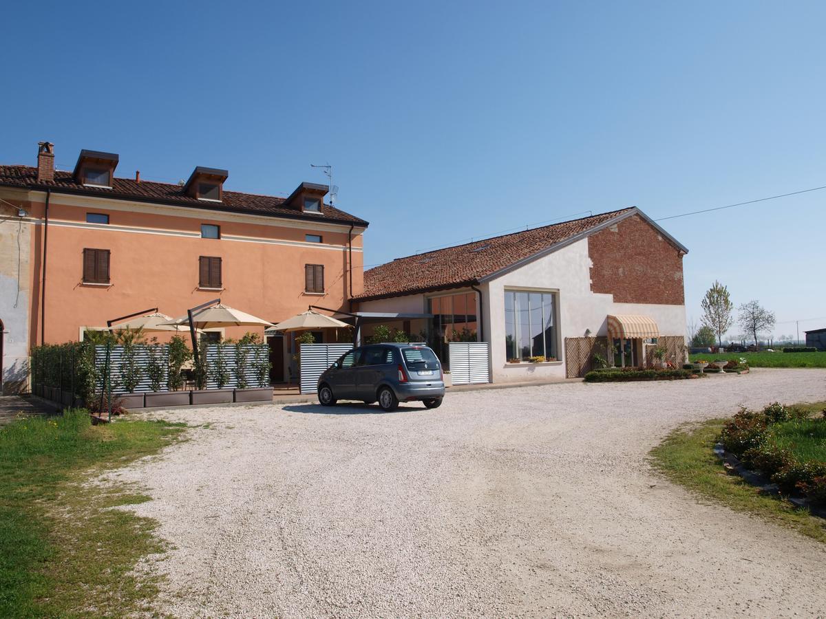 La Cascina Del Sole Hostel Rivarolo del Re ed Uniti Kültér fotó