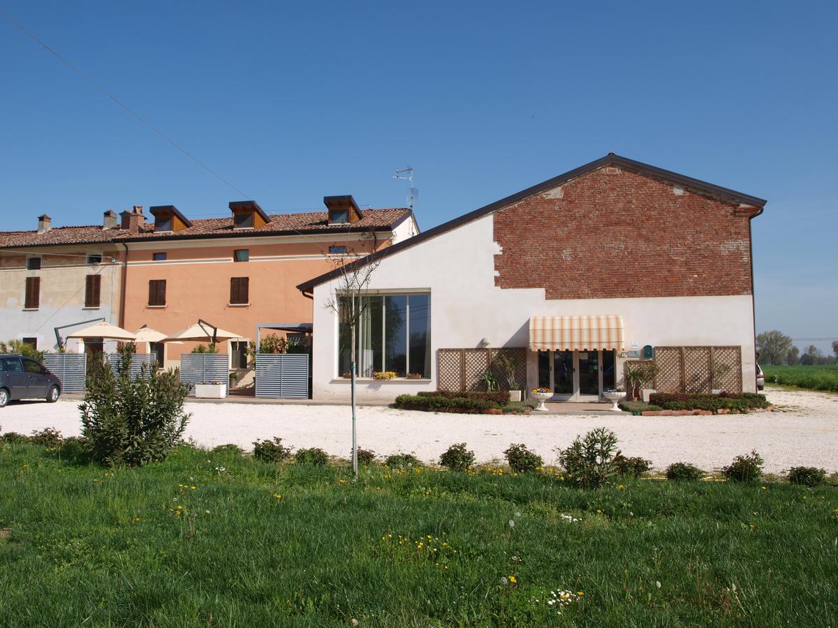 La Cascina Del Sole Hostel Rivarolo del Re ed Uniti Kültér fotó