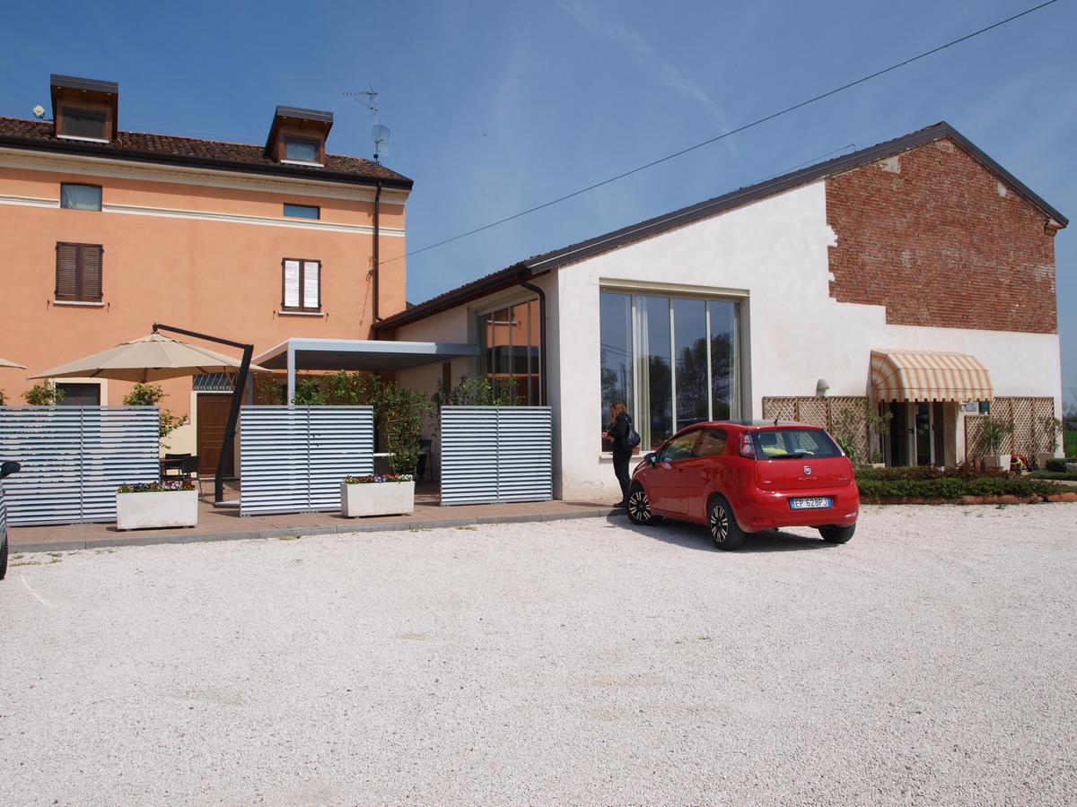 La Cascina Del Sole Hostel Rivarolo del Re ed Uniti Kültér fotó